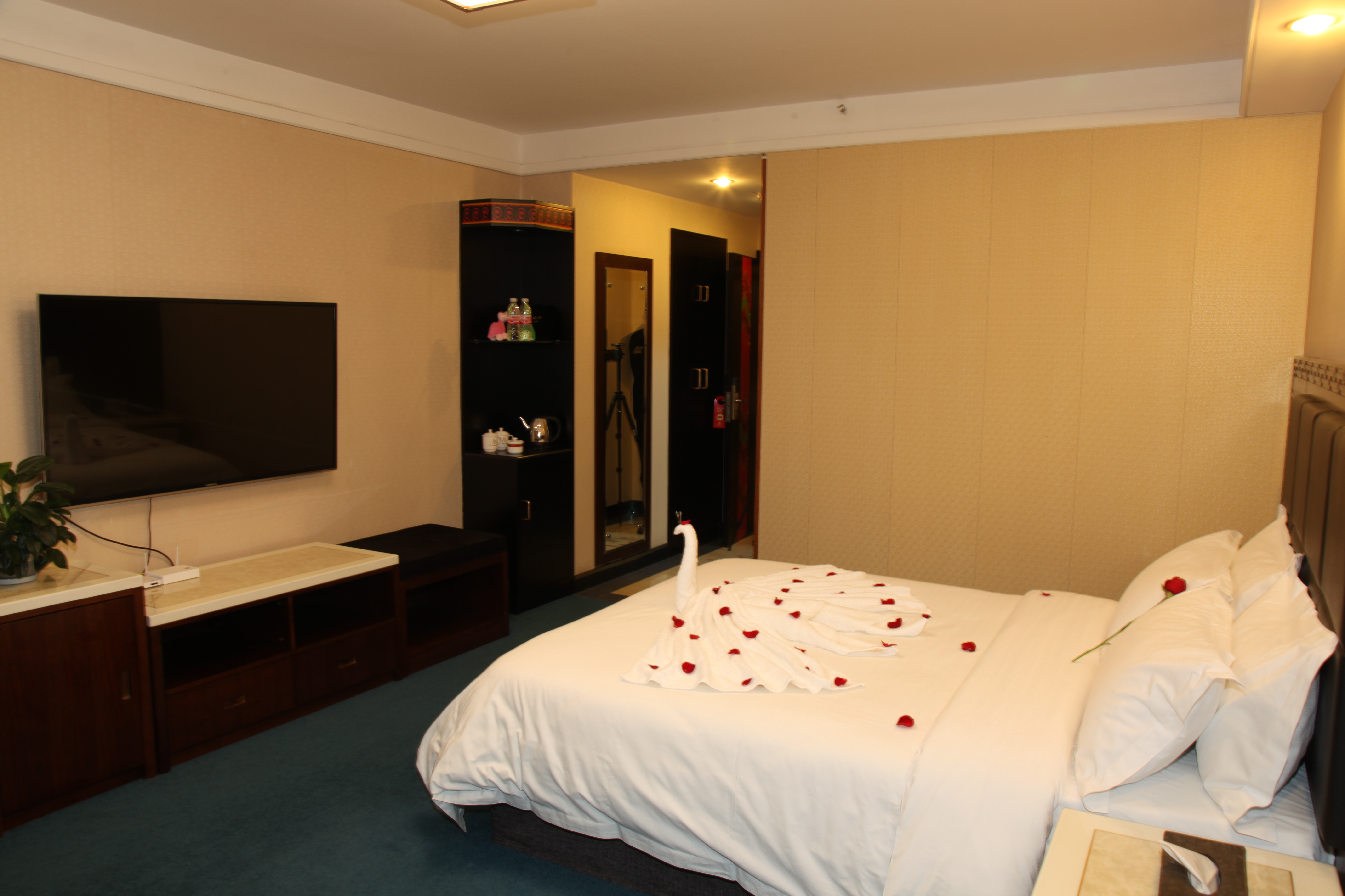 豪华大床房（空调）