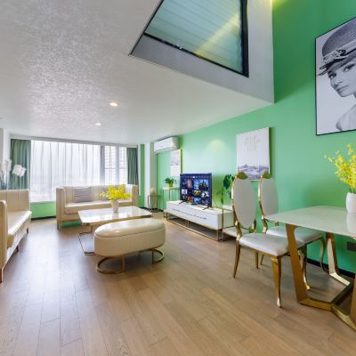 現代時尚loft雙臥套房（高層城景+全景飄窗+綠琥珀+洗衣機+烘乾機+冰箱） 鉑斯登行政公寓（深圳北站滙隆中心店）優惠