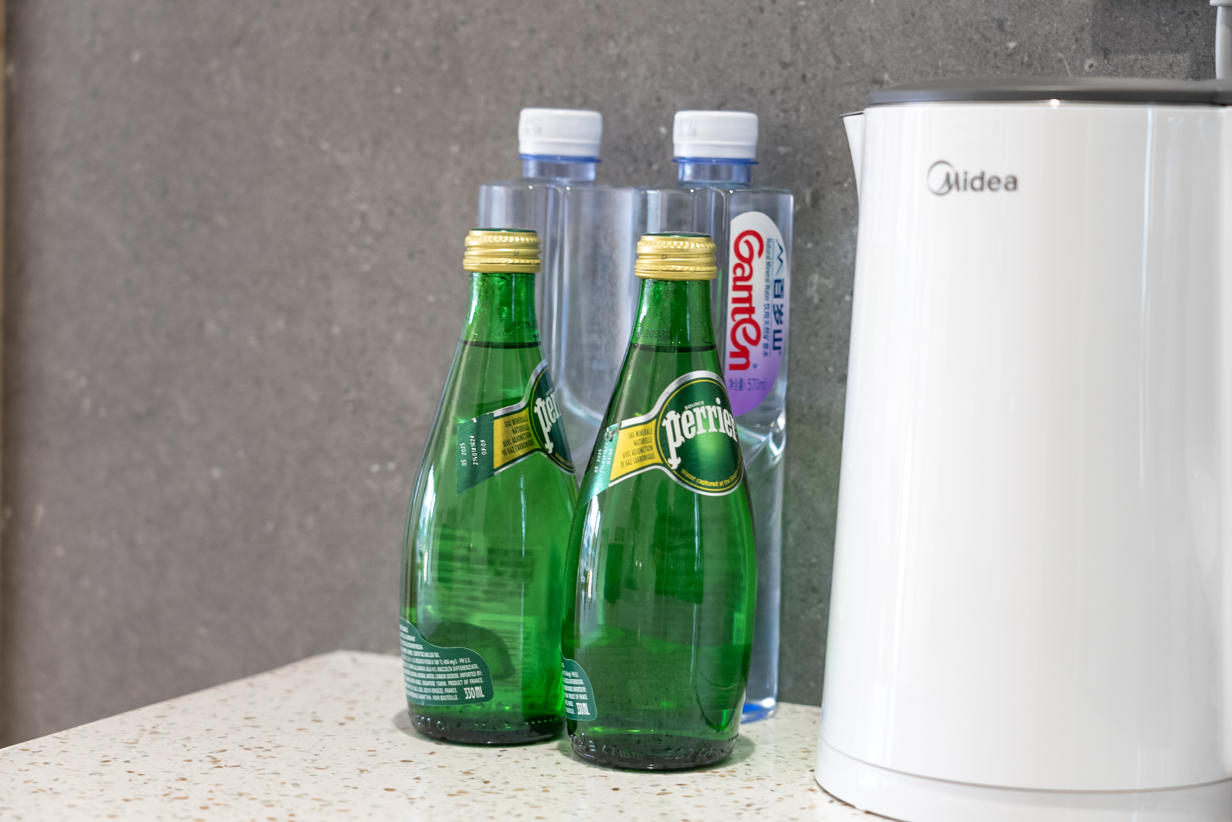 东井·露台大床房丨小冰箱+品茶露台+古桥河景