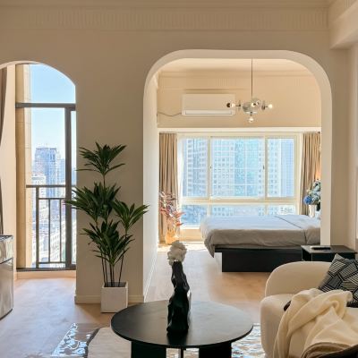 江景投影大床套房24A（150寸客臥雙投影+落地窗江景日出燈光秀景觀+冰箱洗衣機） AMO阿墨設計師公寓優惠