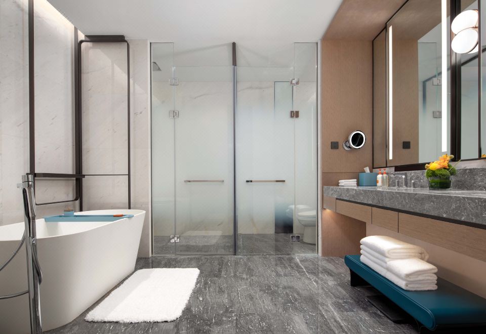 Crowne Plaza Jinan Runhua Hotel1 King 1 Bedroom Suite Living Area