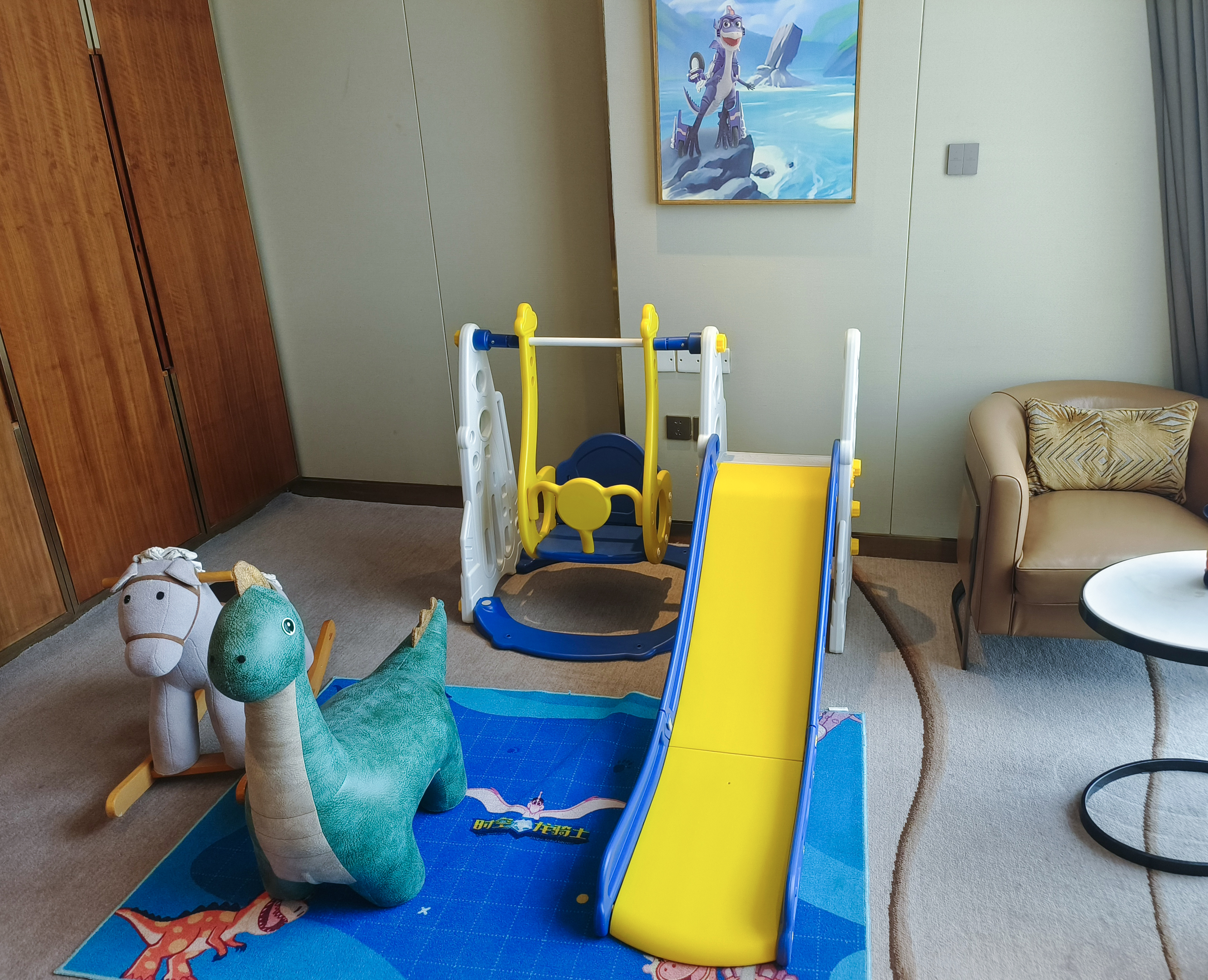 时空龙骑士豪华湖景大床房