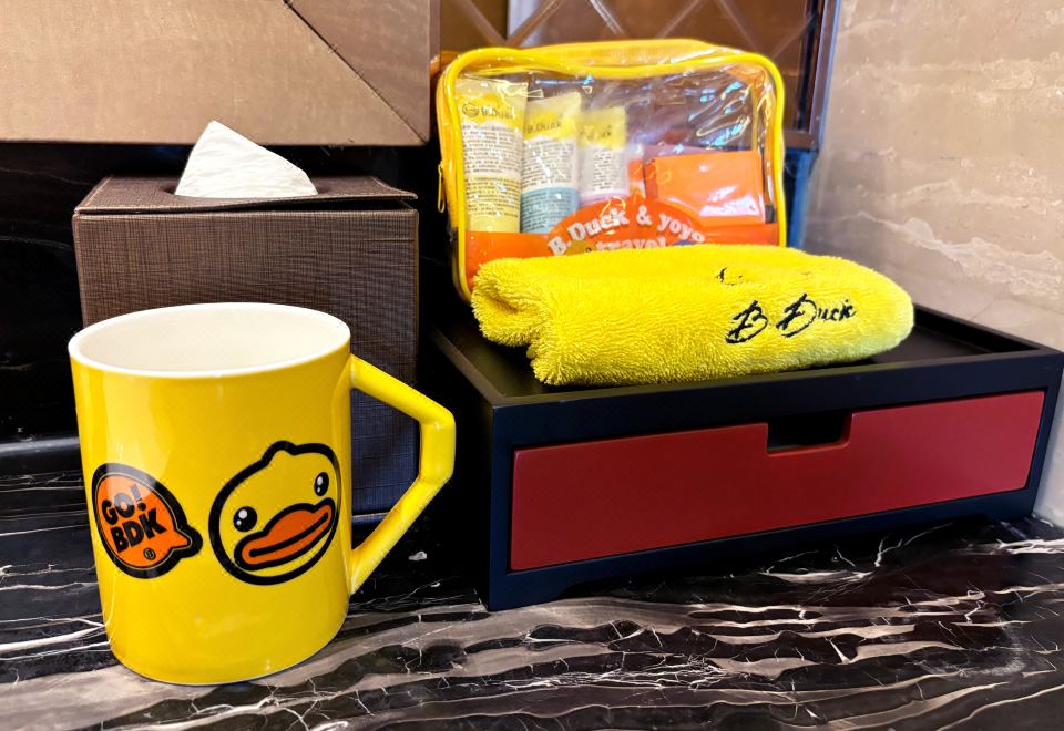 Rising Butterfly Hotel, Chengdu TaiKoo LiB.Duck-Themed Room With Children's Amenities