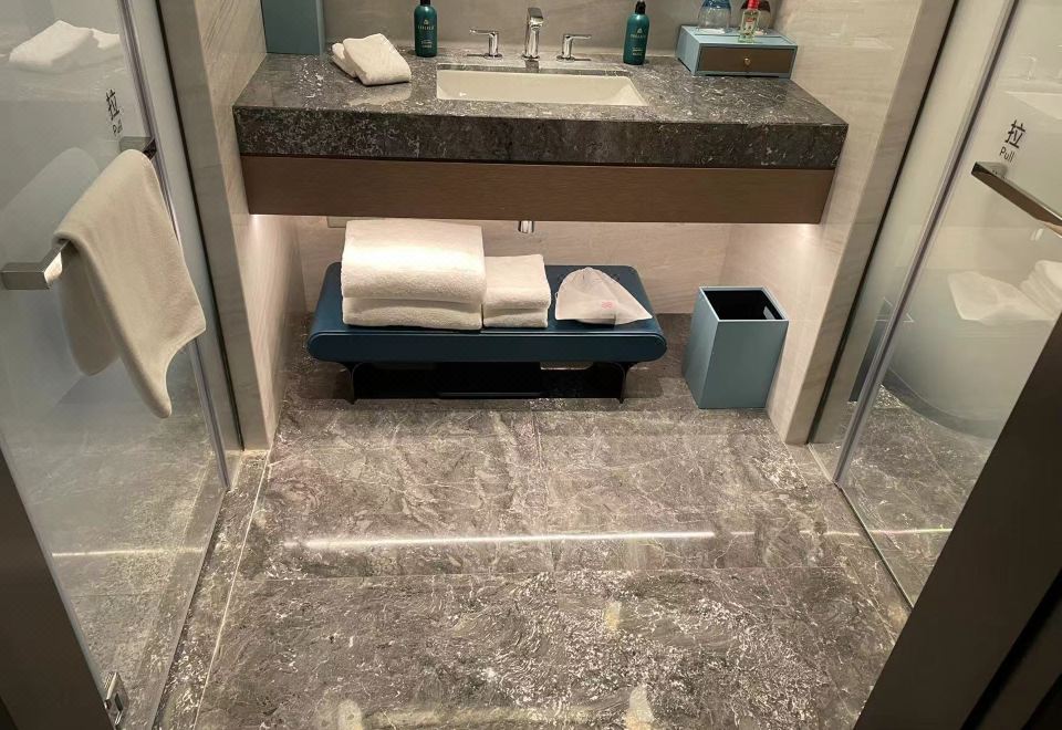 Crowne Plaza Jinan Runhua HotelCozy Family Room