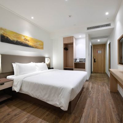 商務大床房（舒睡床品+投屏電視） 品睿飯店（上海虹橋國際機場店）優惠