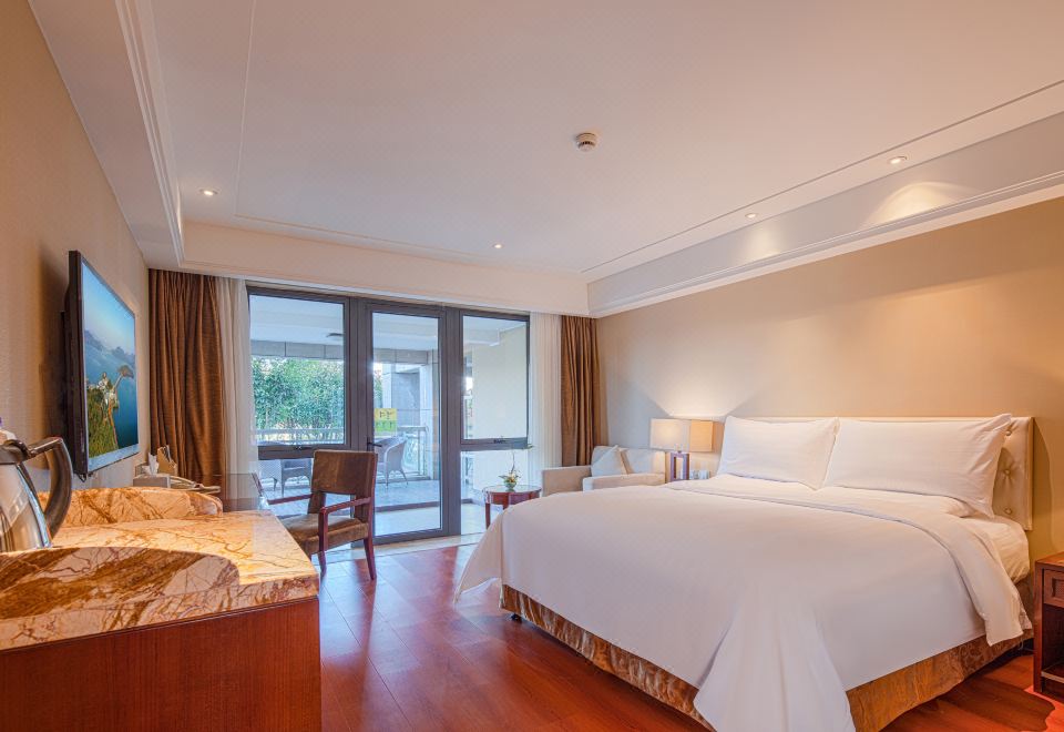 GRAND NEW CENTURY RESORT Siming Lake YuyaoSuperior Lake-view Queen Room