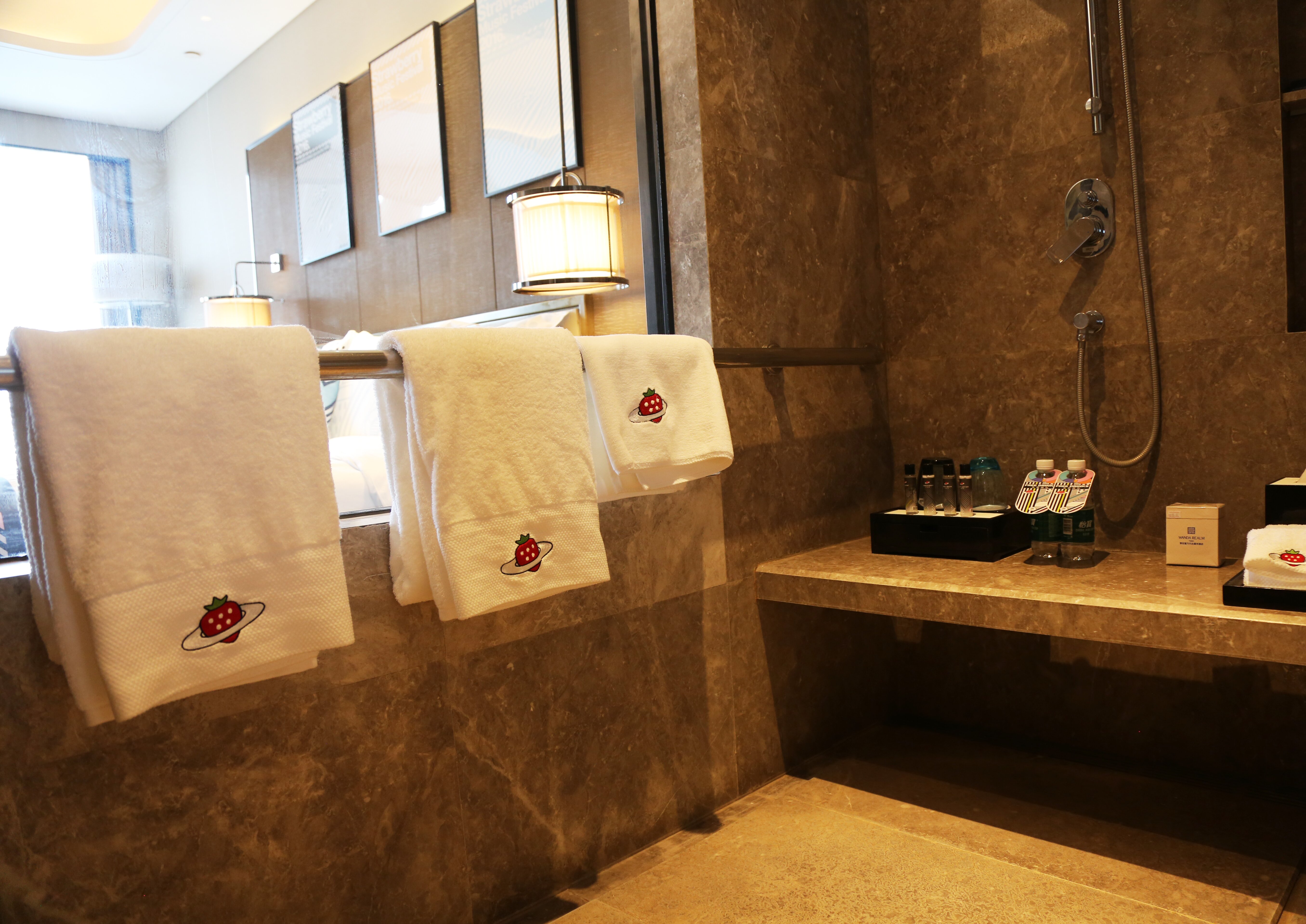 草莓音樂雙床房（草莓音樂節主題+Acca Kappa洗護品）