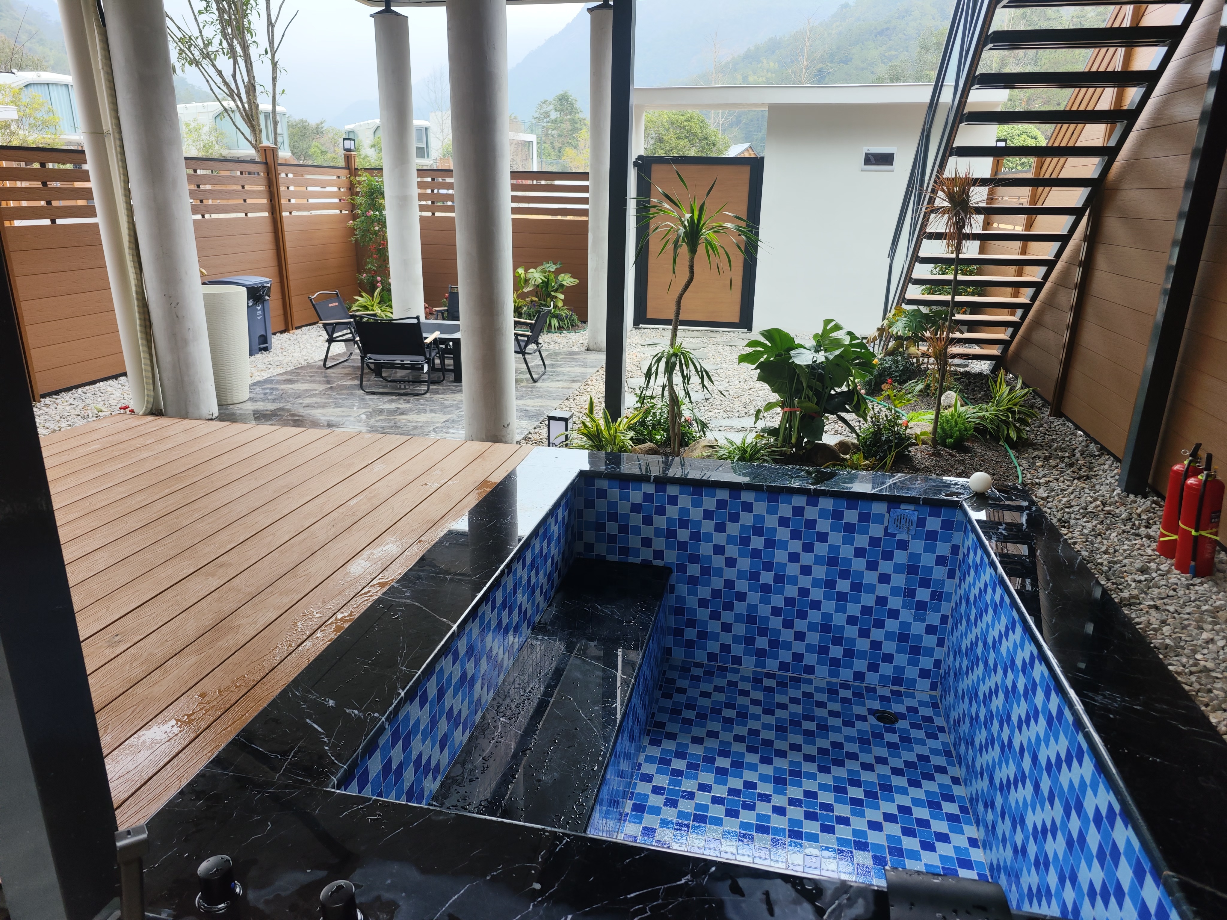 天秤座山景套房+独栋庭院+温泉泡池+全景大露台+烧烤