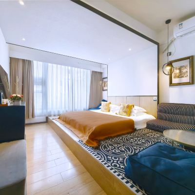 假日.閨蜜情侶暖心親子特大床【加梳化床＋智能馬桶】 圈圈裡·海濱花園度假民宿（深圳大鵬較場尾店）優惠