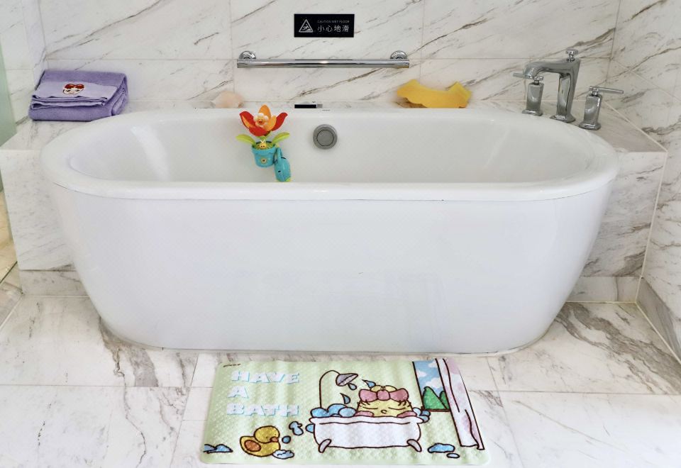 豬豬俠親子主題家庭房