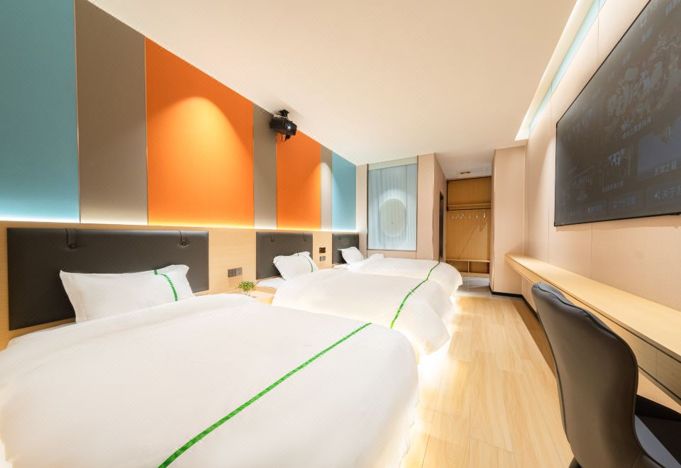 商务三床影音房