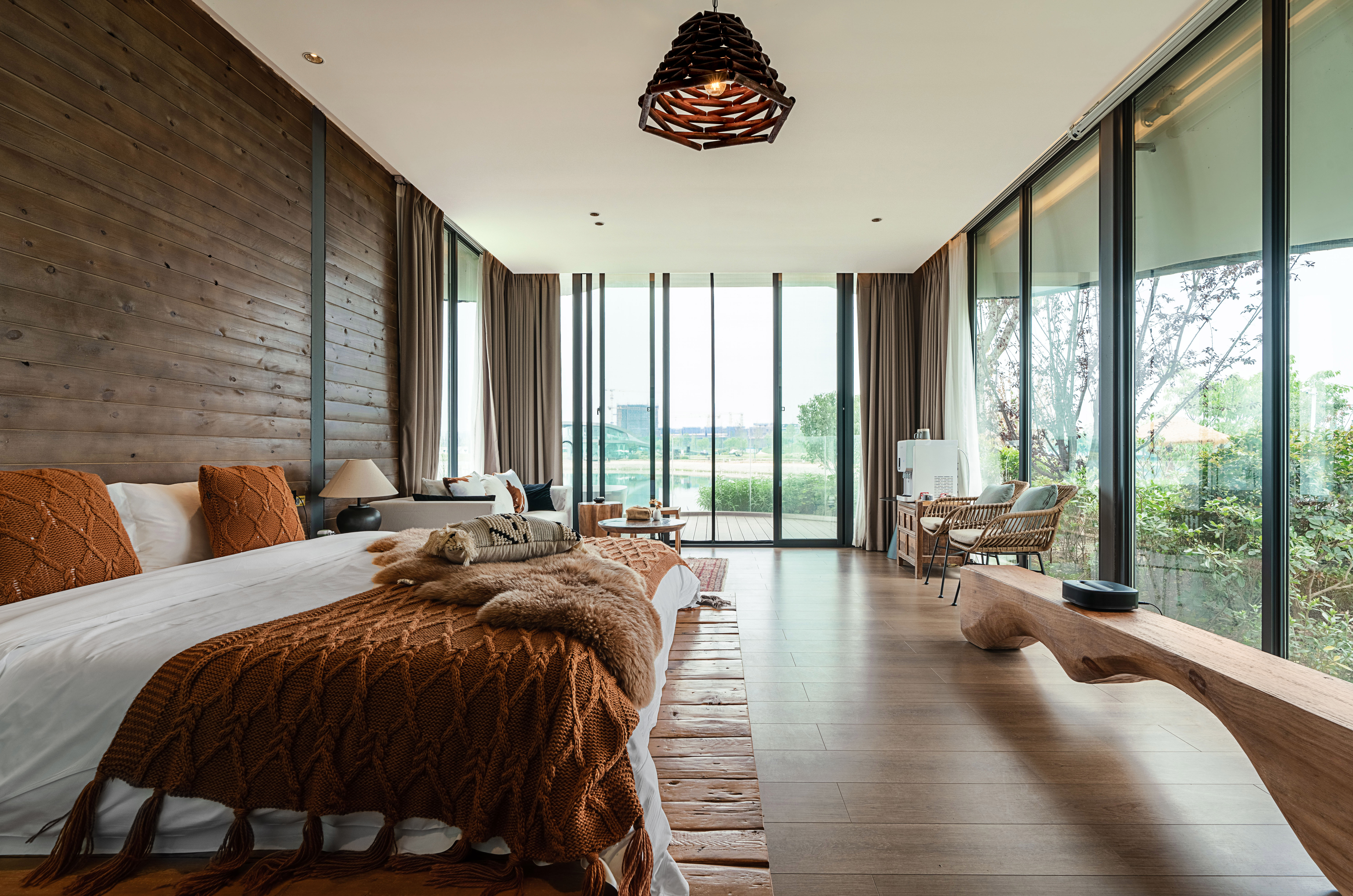 云端·360°湖景尊享私湯大床房「4K投影·湖景花園」