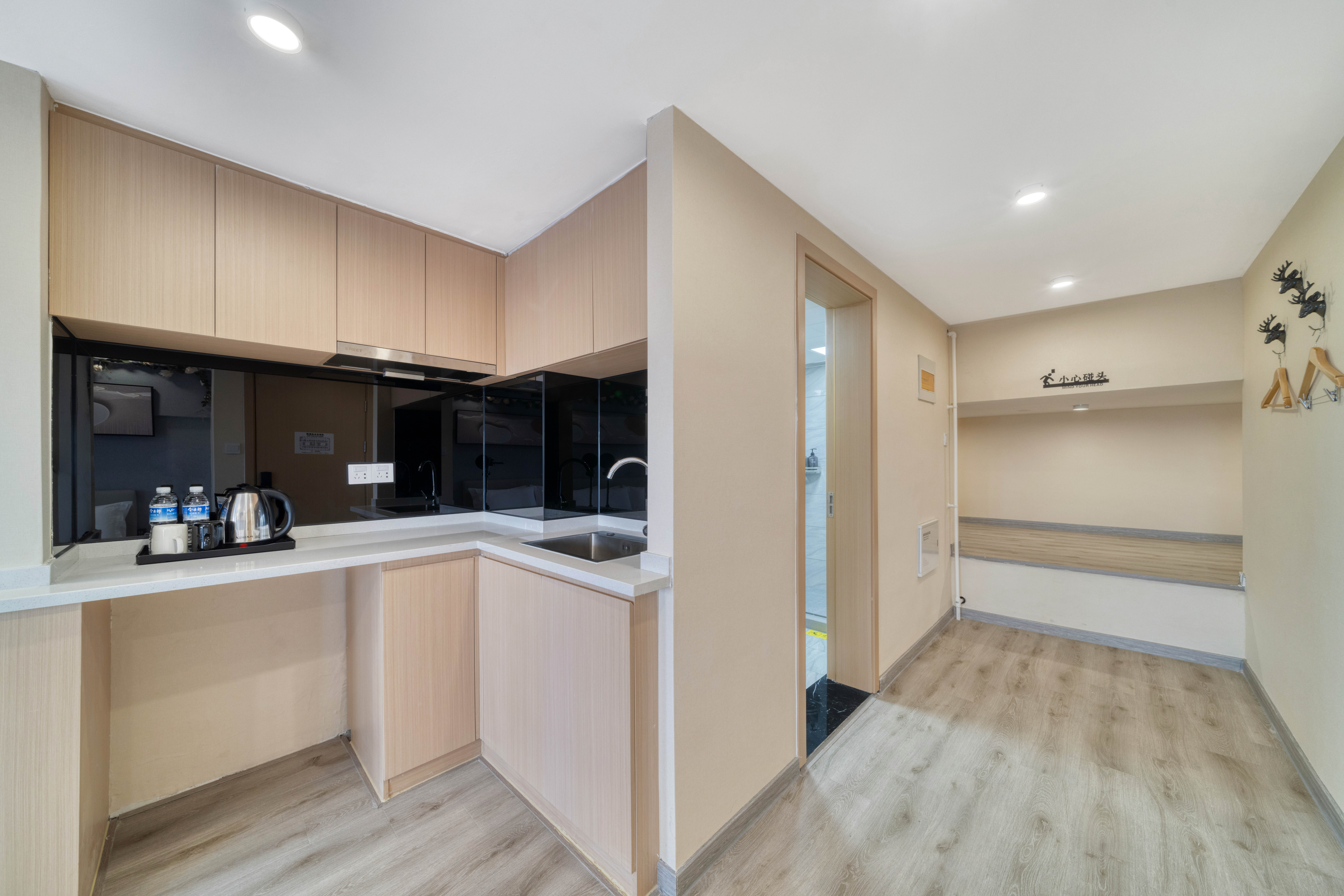 城景飘窗特惠大床房