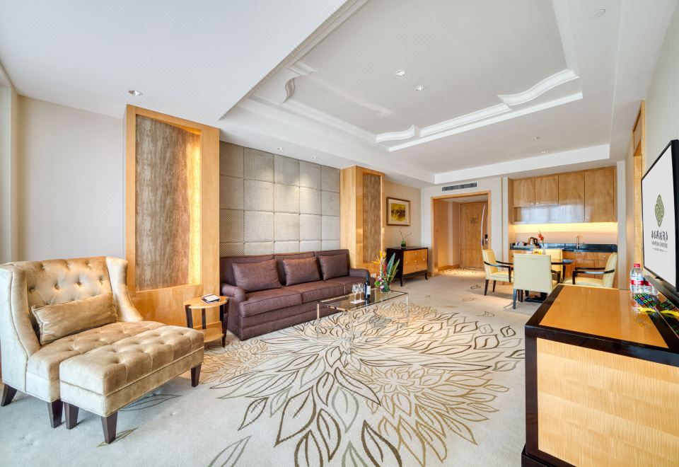 Deluxe Suite