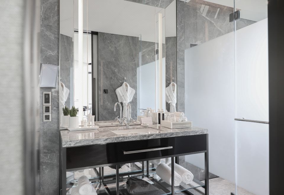 N1豪华湖景大床客房