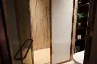 Interstate Honghu Hotel