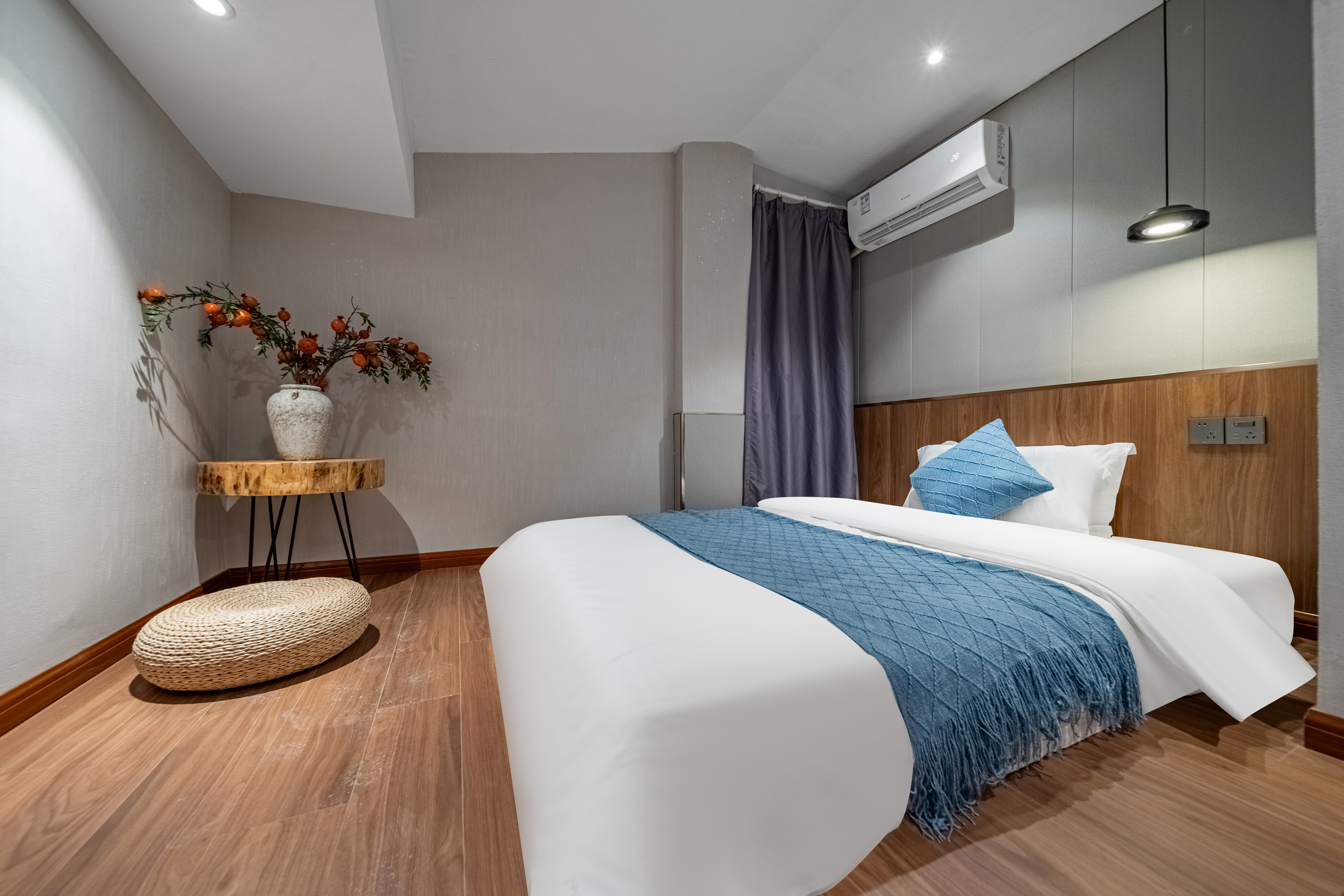 梧居·两室泡浴套房【小度语音+轻纱帷幔+LED化粧镜】