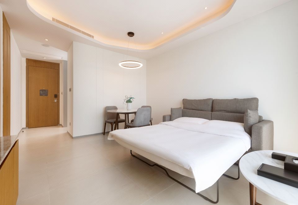 Superior Family Suite - 1-Room, Garden-View