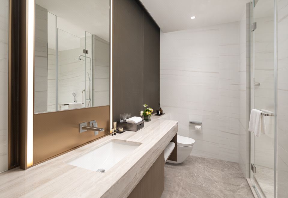 一房豪華行政套房（超長沙發+江景）