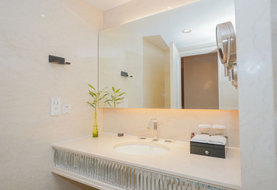 百老汇至尊城景套房