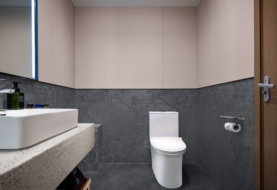 Howard Johnson Upark HotelHaosheng Smart Control Double Bed Room