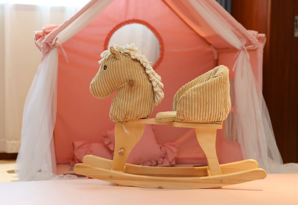 家庭房（歡聚空間，小童玩具+一張小床）