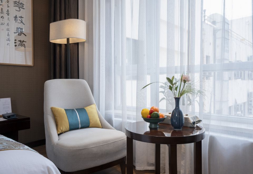 栖贤商务大床房（小冰箱+诗意空间+多款枕头）