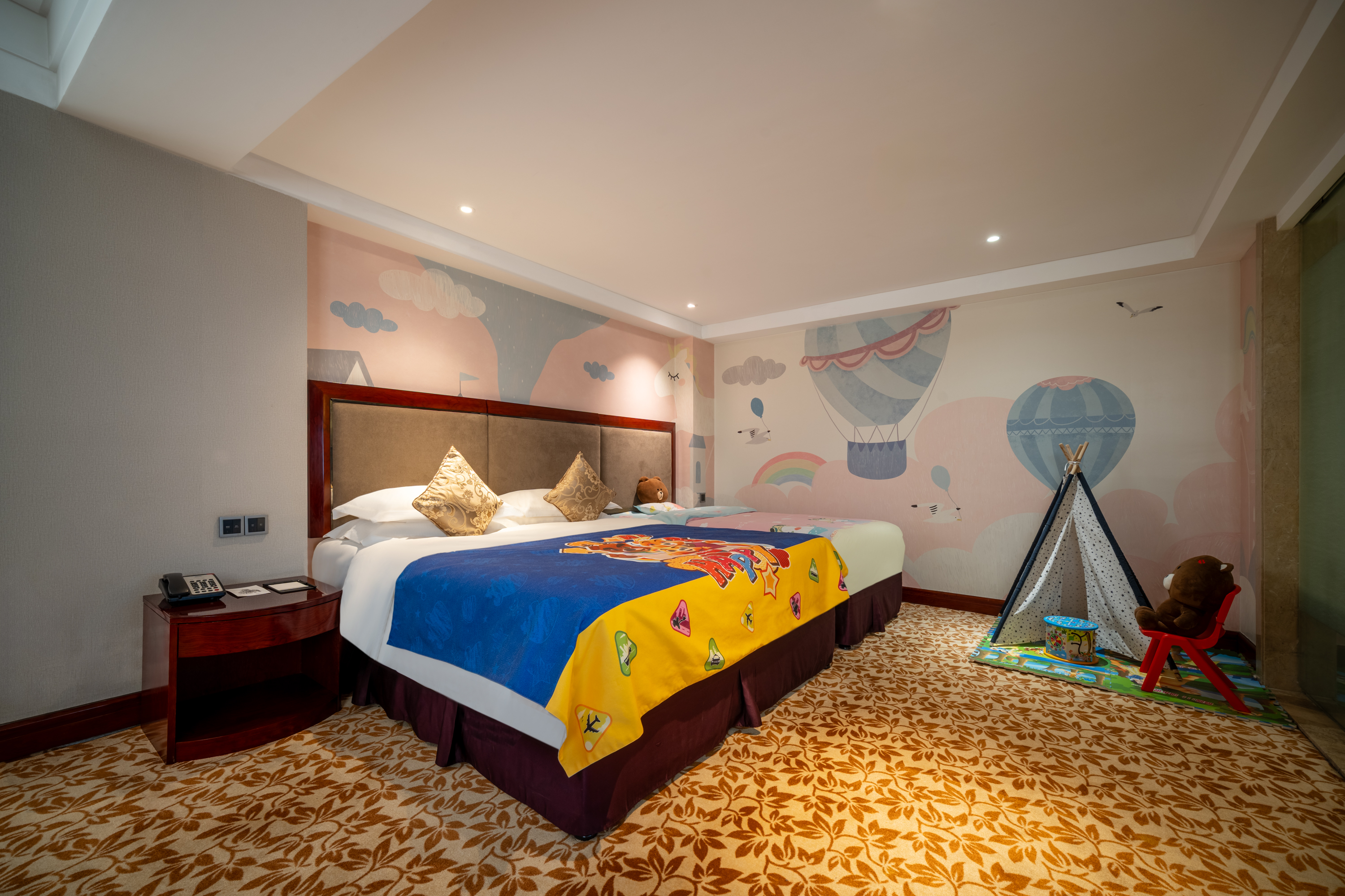 New Paris Hotel巴黎家庭房主题房·玩具·帐篷