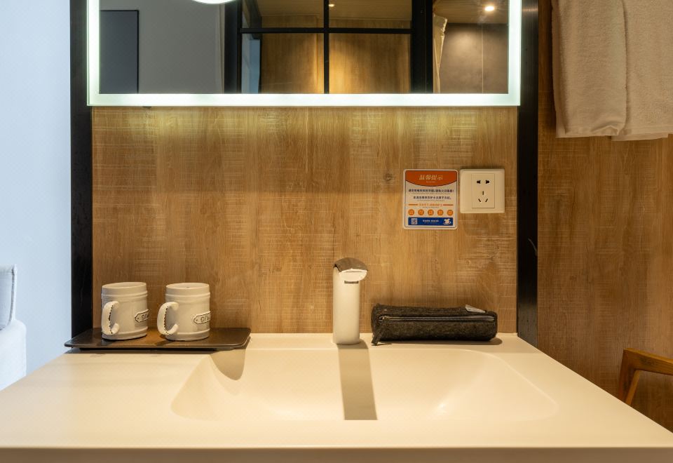 木寄舒適大床房（帶浴缸）