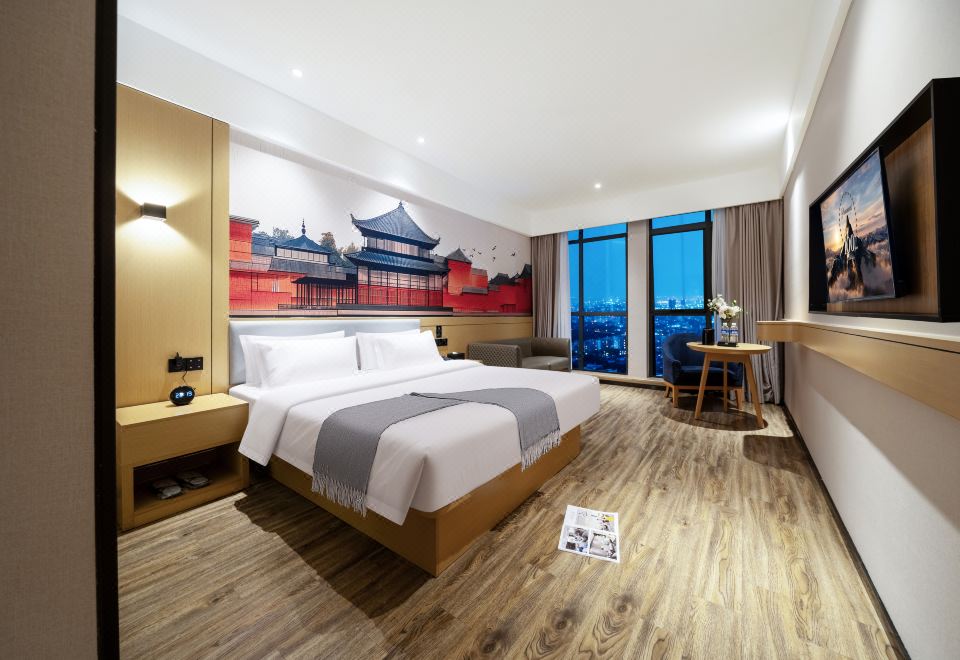 设计师优享大床房（智能客控+落地大窗+遮光窗帘）