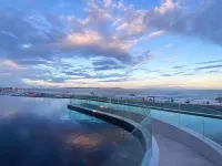 Zhonghai Vacation Homestay (Shantounan Railway Zhonghai Golden Coast Water Park)