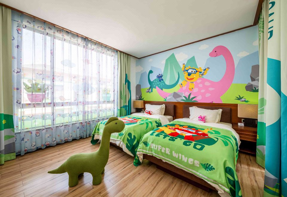 Baodun Lake Hushan Hot Spring ResortKuya Super Wings Dinosaur-themed Superior Twin Room