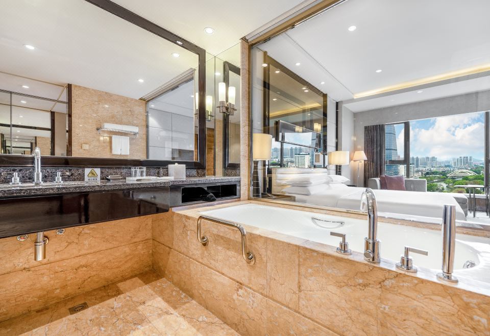 豪华江景大床房