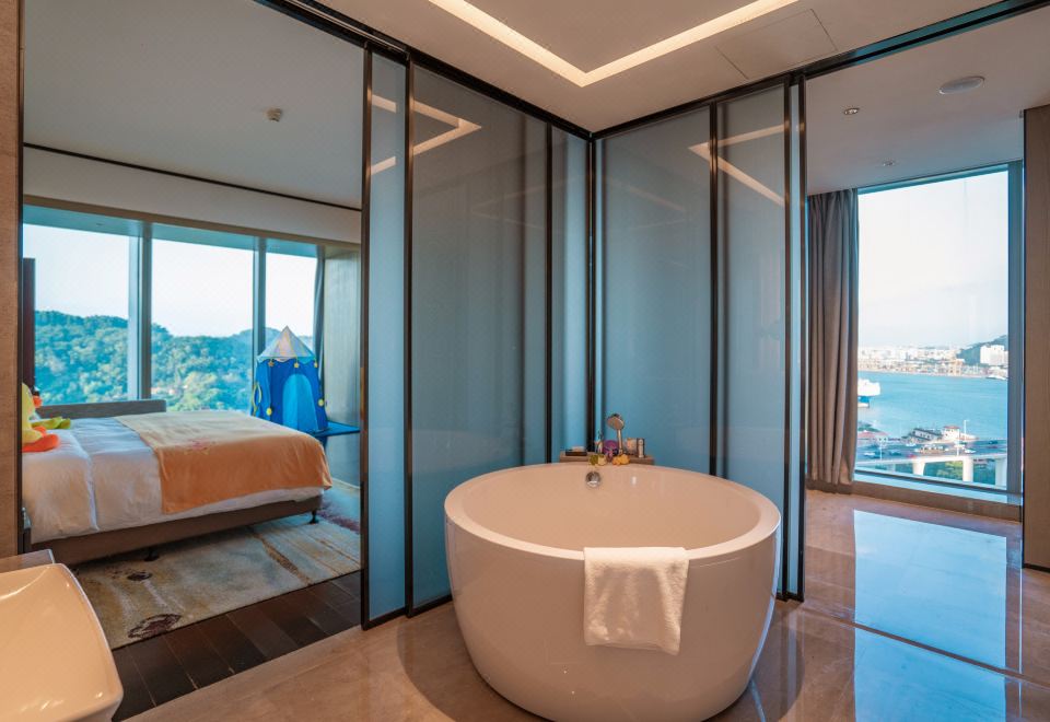 豪华房（超大床+海沧大桥景观+小童主题）