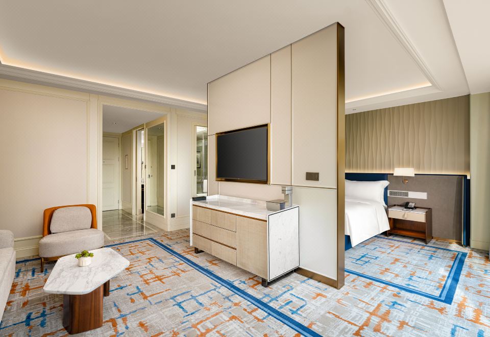 家庭套房 | 客廳帶沙發大床