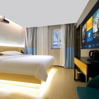 商務投影大床房（巨幕影音+舒適好眠+公區洗衣烘乾房） 格林聯盟酒店（深圳會展中心福田口岸店）優惠