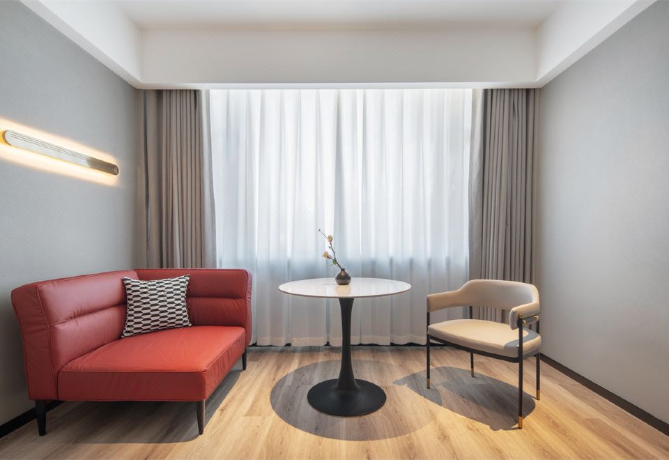 智能豪華大床房〔智能客控+智能投屏+零壓床墊〕