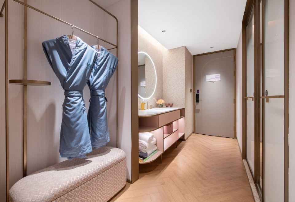 Delightful Standard King Room