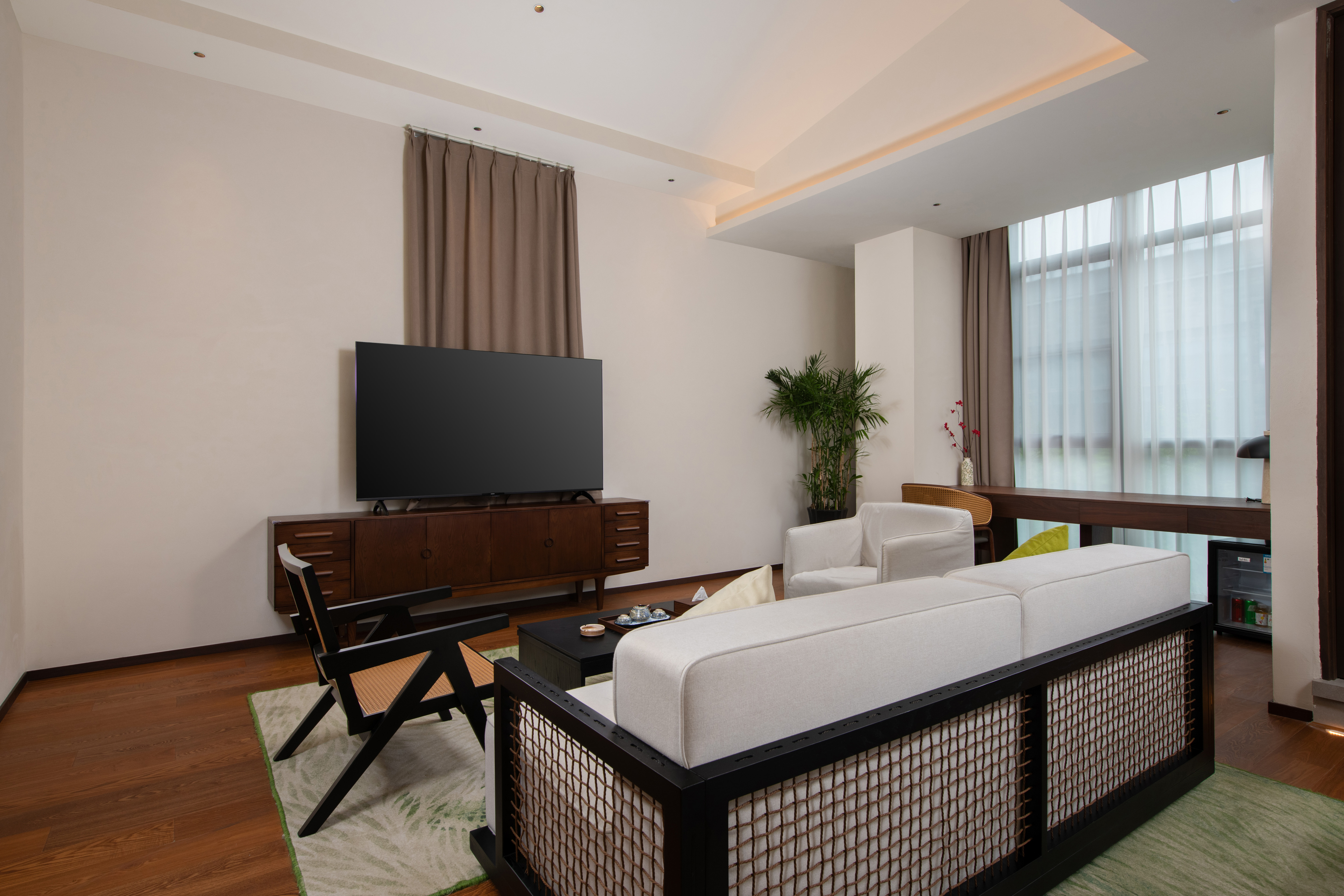 隱沫豪華套房（智能客控+浴缸+庭院景觀+75寸電視）