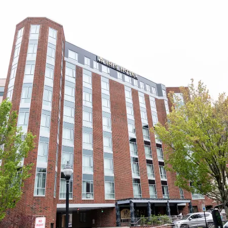 Iris Hotel Boston