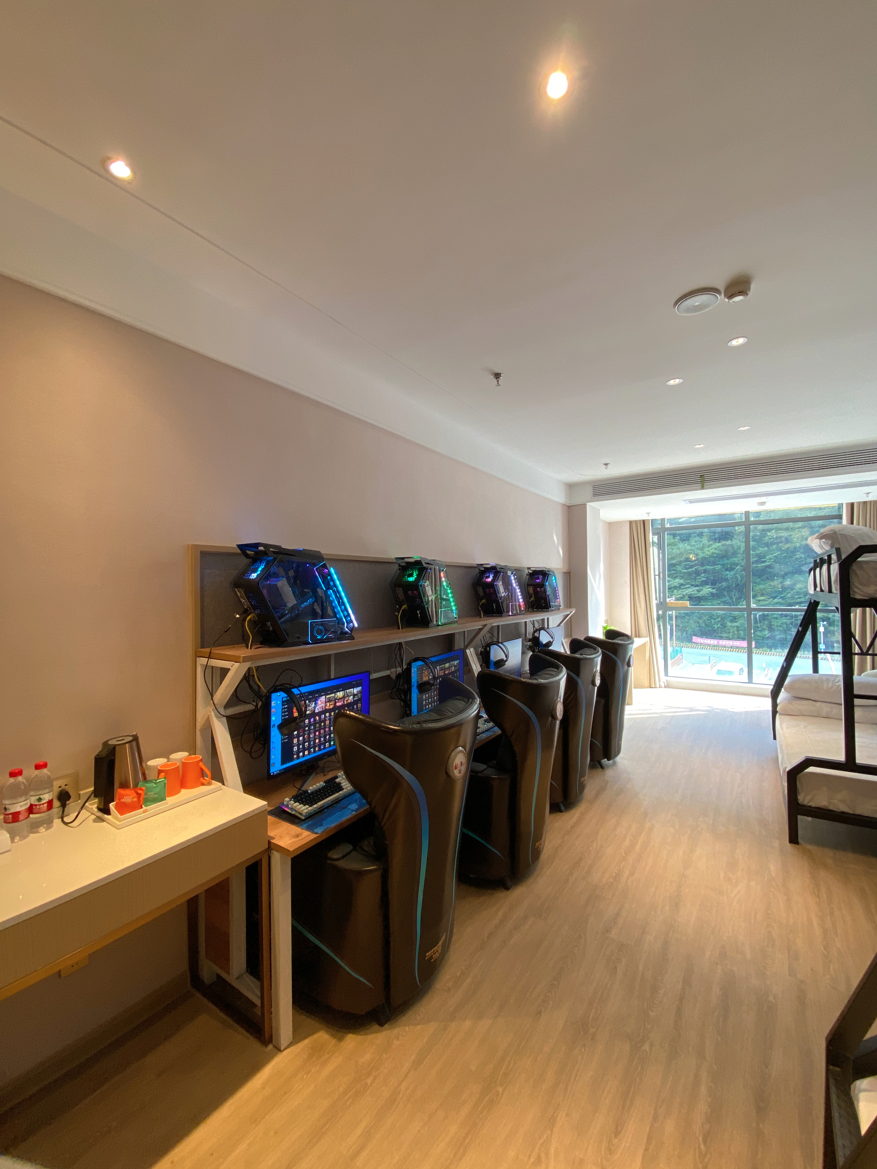 電競四人間[千兆網速.超大高低床]