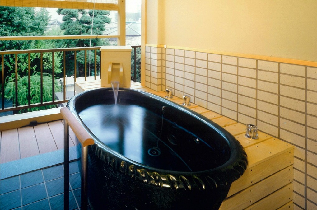 和洋式双床房+带围炉座的日式房间4.5榻榻米