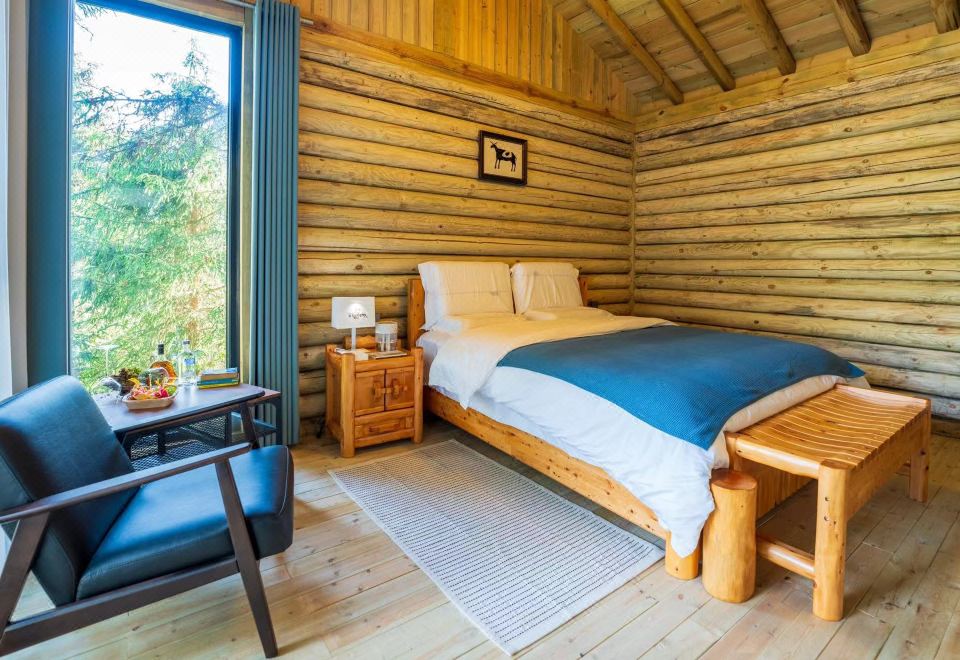 Guestroom - 4-Person Occupancy