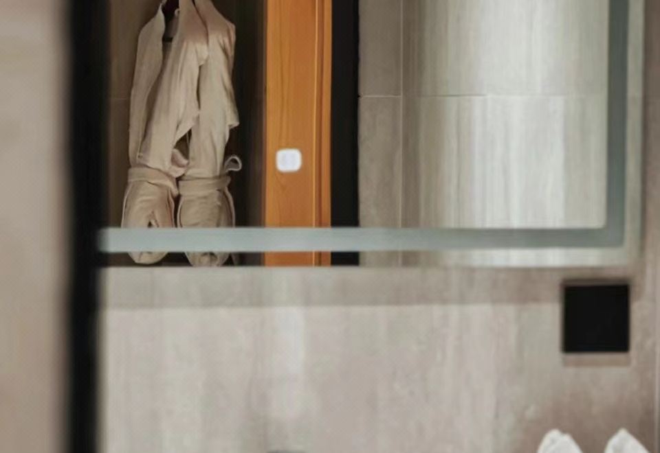 Beijing Placid Lake Resort HotelOne Bedroom Wooden House Around The Lake