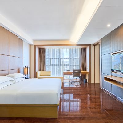 全景行政套房（奢闊空間丨落地窗空中花園丨茶具） 豪派特華美達廣場飯店（深圳北站店）優惠