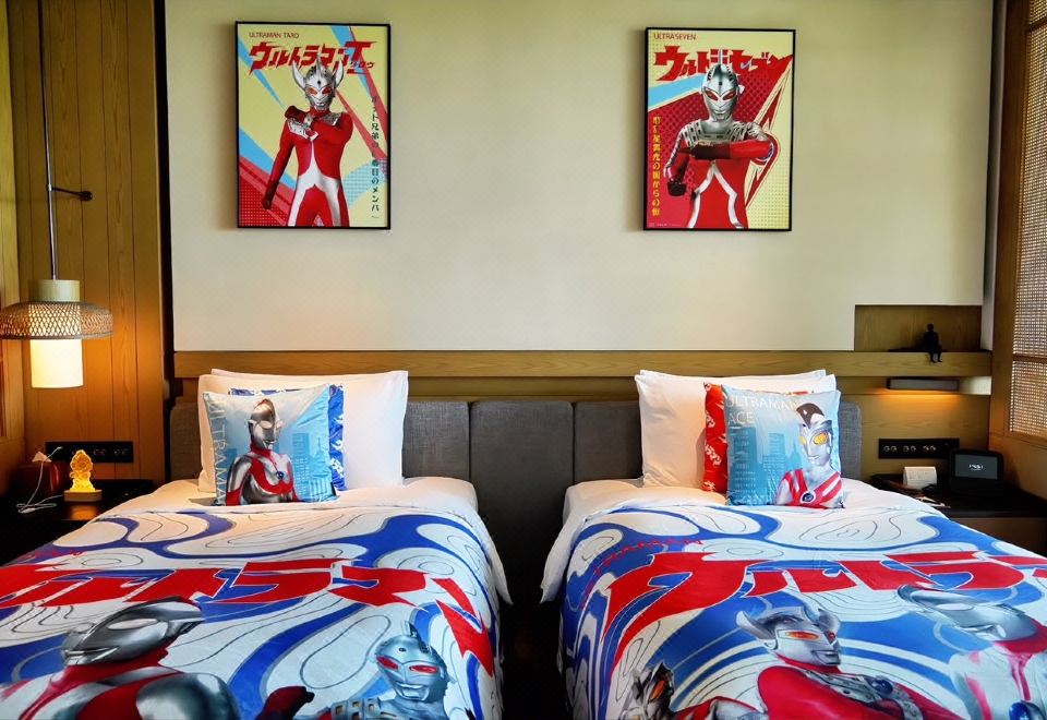 奥特曼亲子双床房