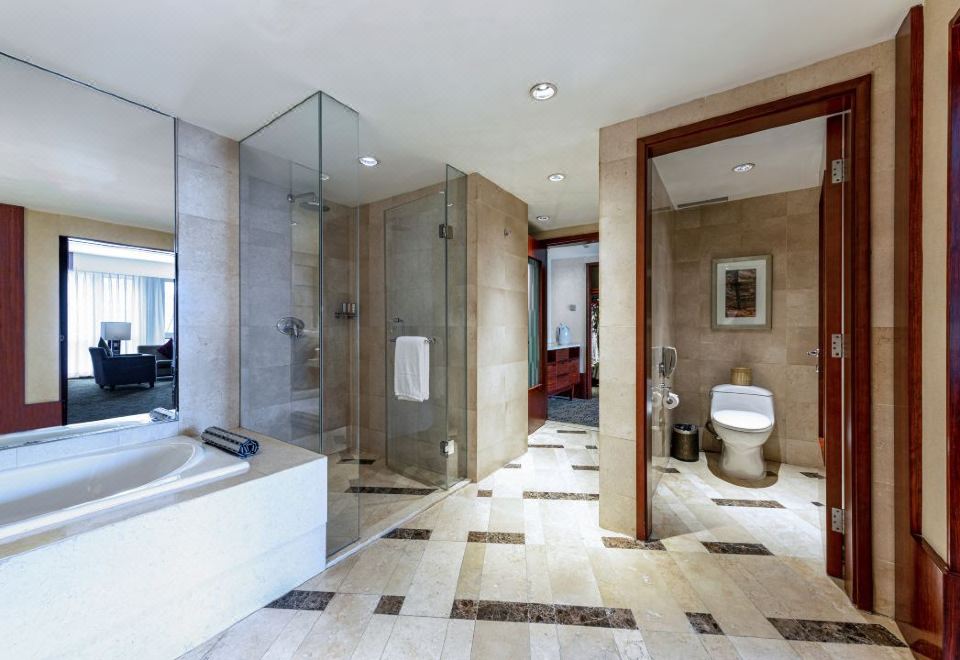 Kuntai Royal Hotel BeijingExecutive Family Room