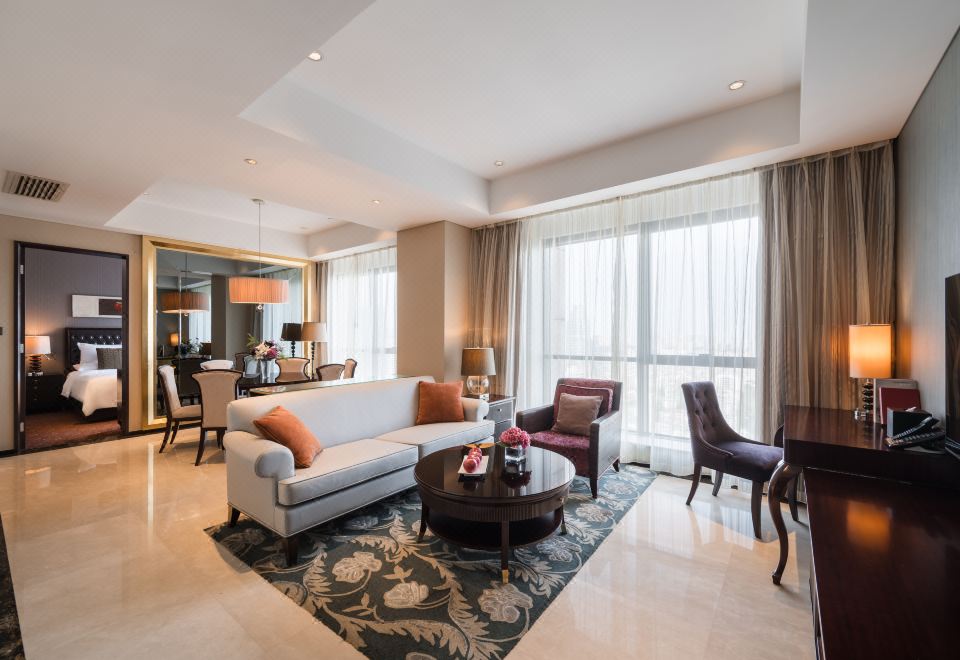 Oakwood Premier GuangzhouDeluxe Two-Bedroom Suite (Scenic Suite, Washer Dryer, Private Steam Bath + Kitchen)