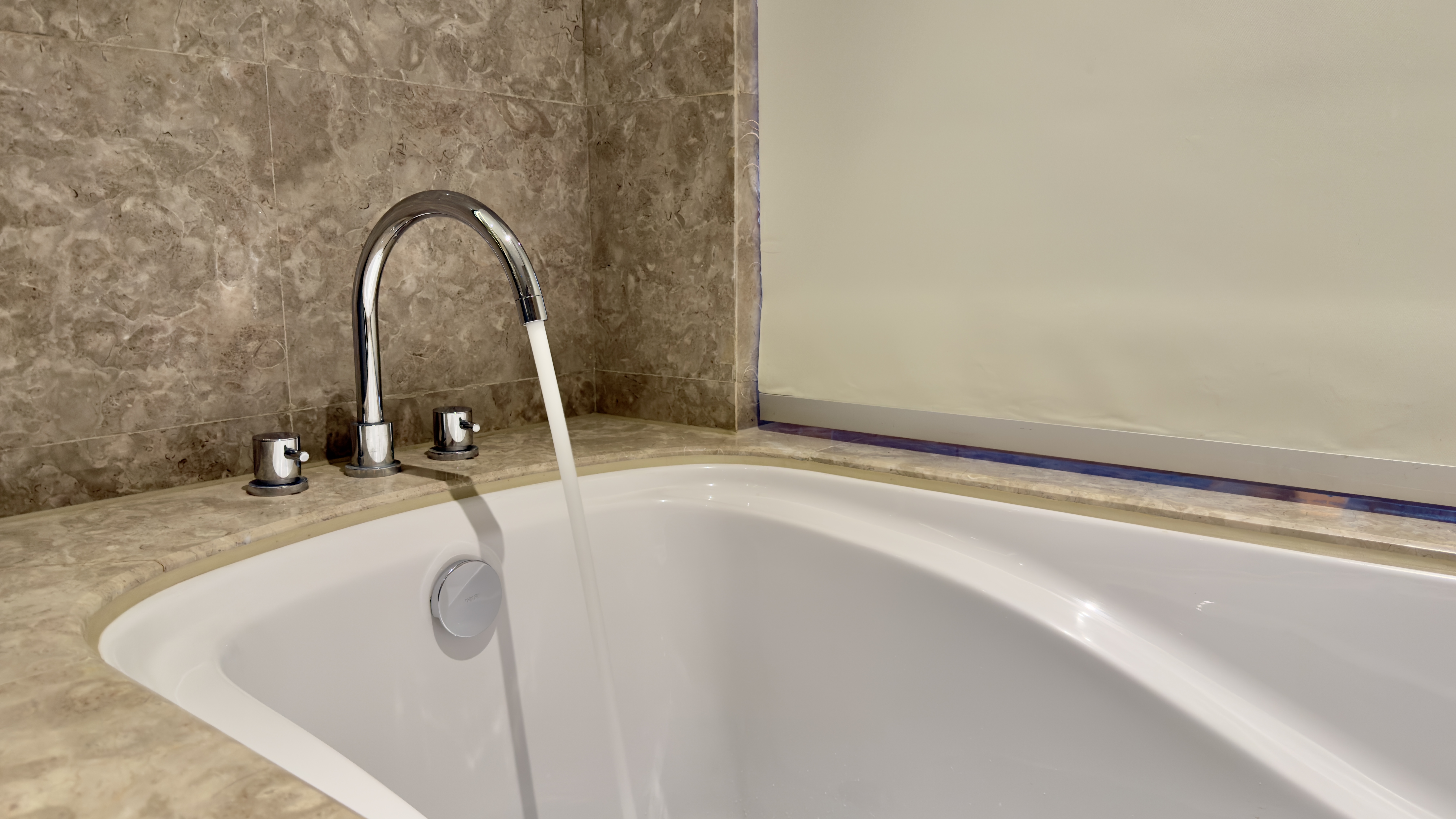 沉浸觀影?影音大床房|巨幕觀影|影視會員