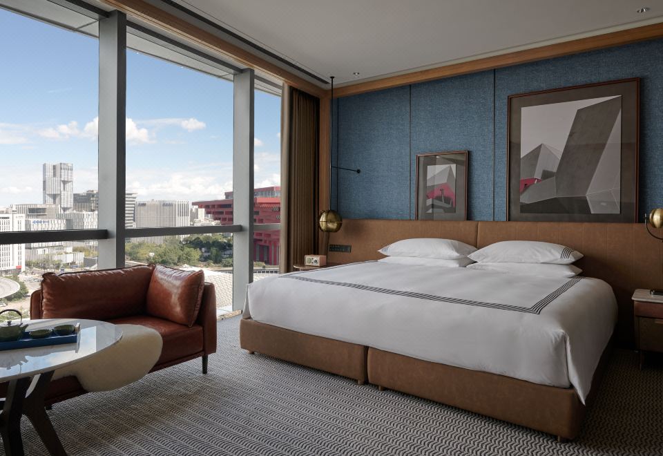 时髦江景大床房